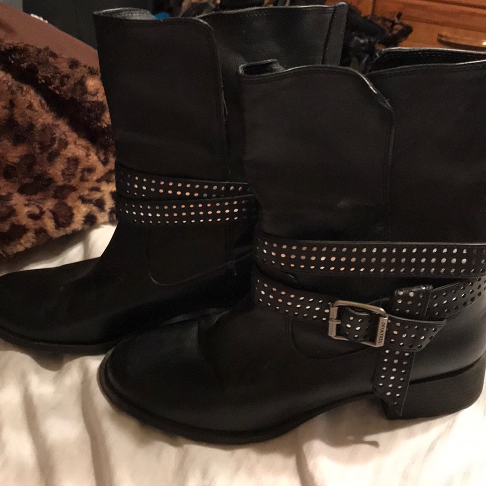Slip on boots